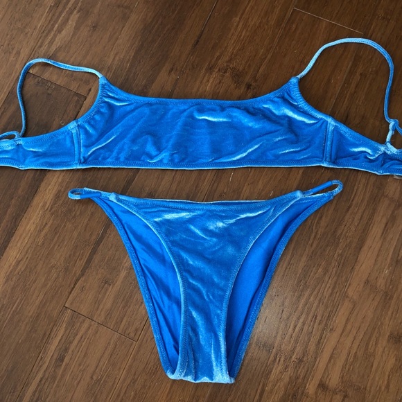 triangl swimwear Other - Triangl Marthe blue velvet bikini triangl swimwear Other - Triangl Marthe blue velvet bikini
